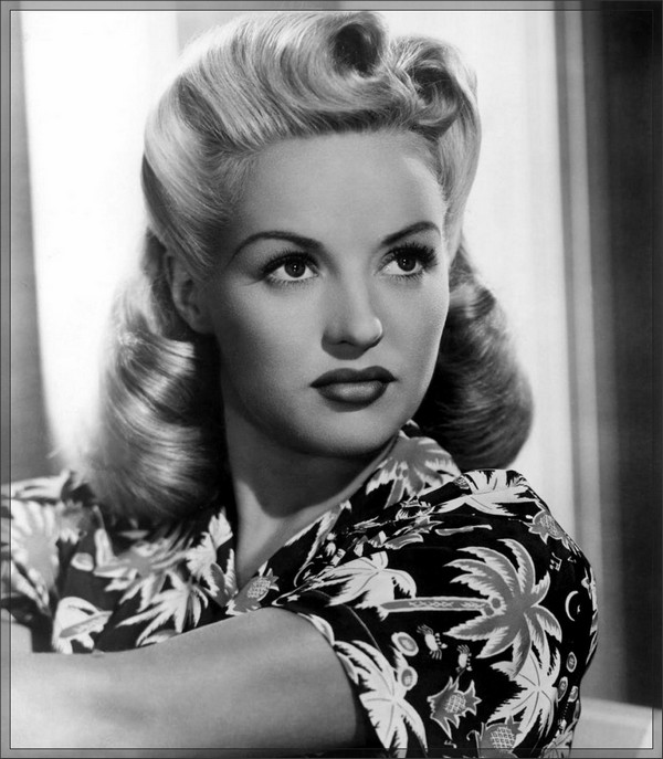 1940s Hairstyles Victory Rolls